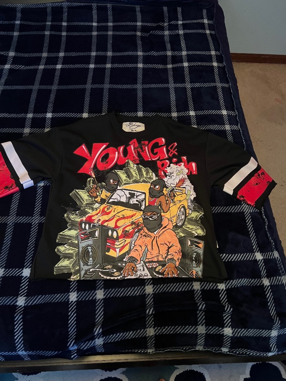 Young & Rich black graphic t-shirt